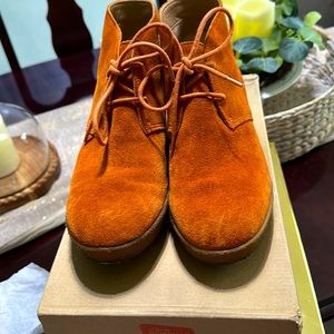 Clarks Athie Terra Orange Suede Gum Wedge Lace Up Boot, size 9 1/2